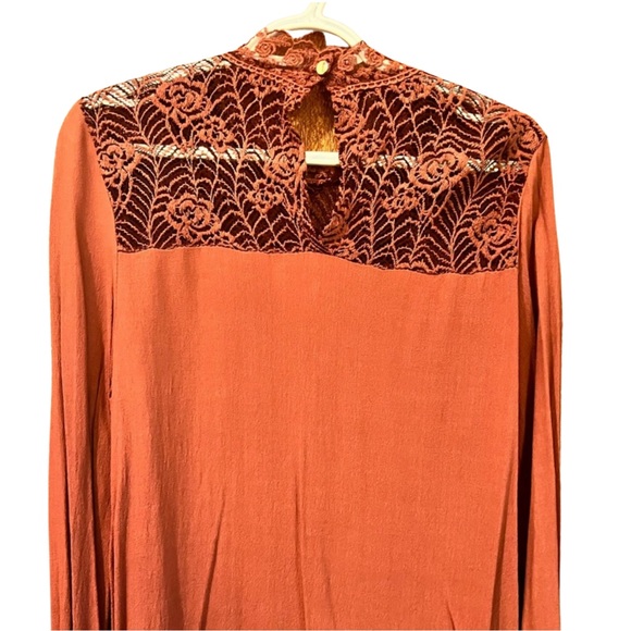 Elegant lacey long sleeve top - Picture 2 of 5